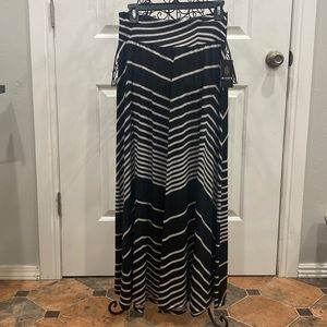 I.N. Studio Skirt Chevron Black Gray Size  MP NWT